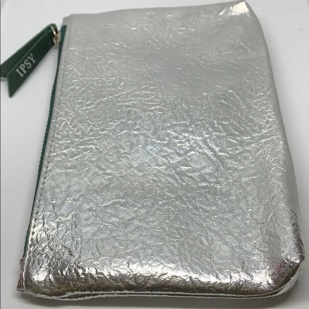 Ipsy silver greenzipper bag